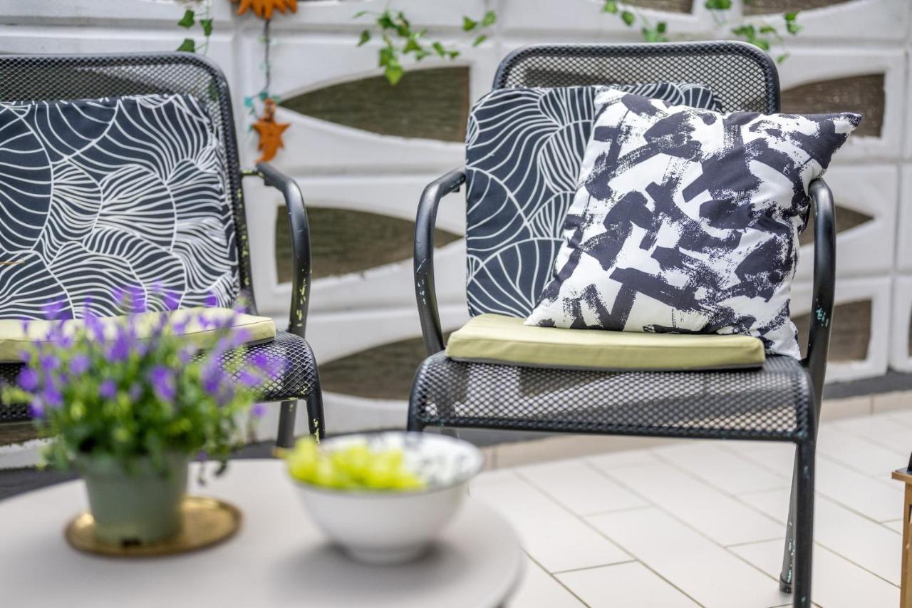 Wohlfuehlwohnung Mit 25 Qm Terrasse, Netflix Coblenza Exterior foto