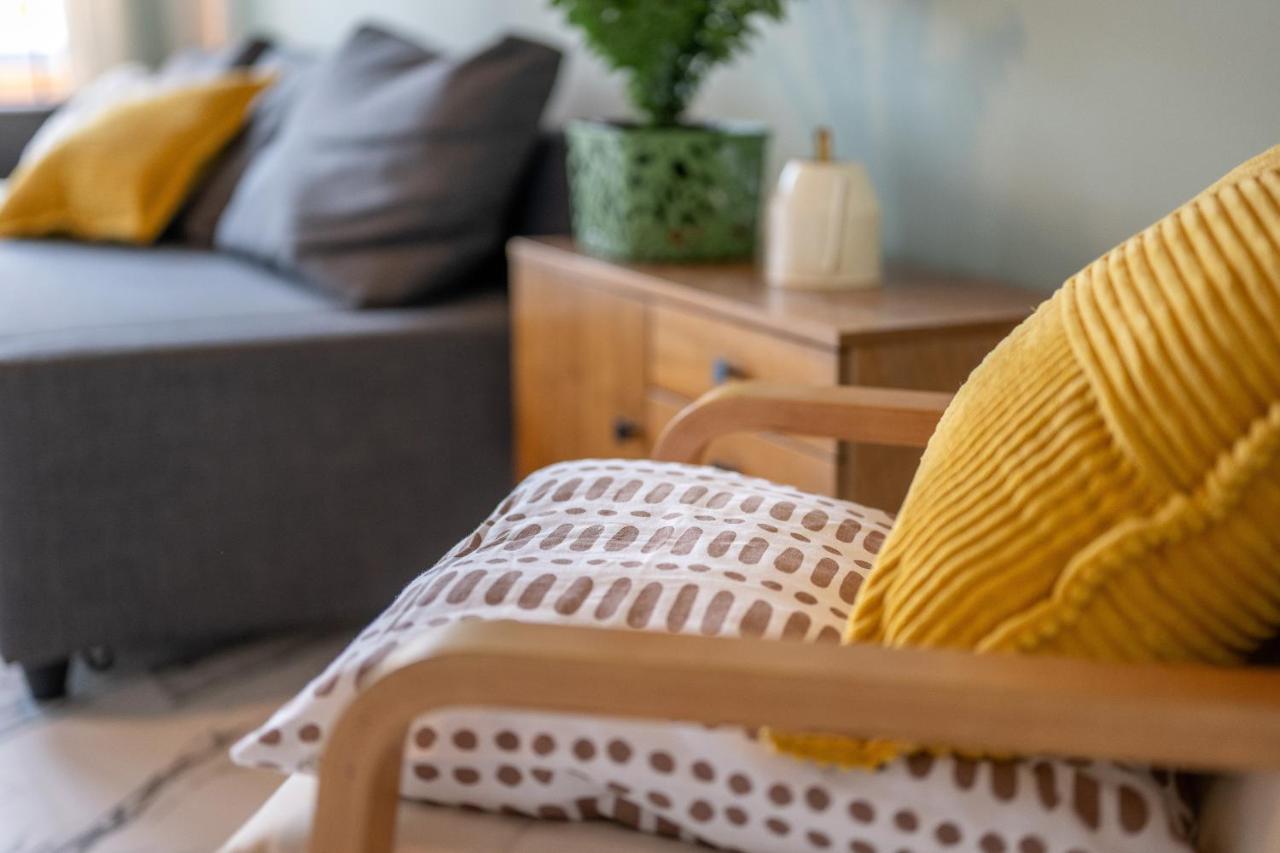 Wohlfuehlwohnung Mit 25 Qm Terrasse, Netflix Coblenza Exterior foto