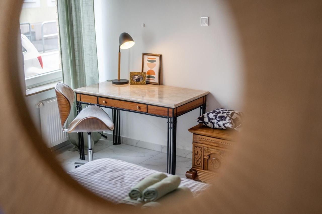 Wohlfuehlwohnung Mit 25 Qm Terrasse, Netflix Coblenza Exterior foto